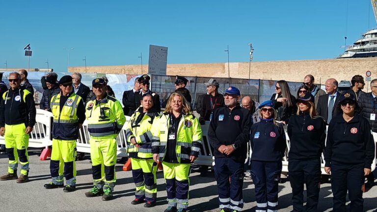 Scopri di più sull'articolo Il 4 Novembre di Mattarella ad Ancona, visto dal lato delle transenne