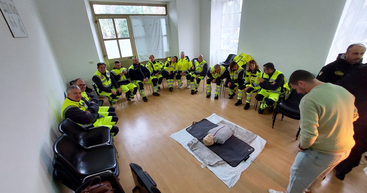 Al momento stai visualizzando Corso BLS-D: imparare a usare il defibrillatore prima di averne uno