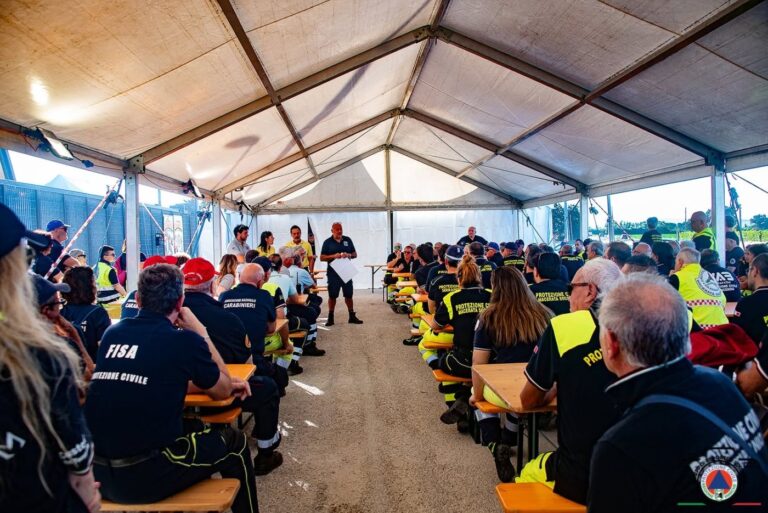 Scopri di più sull'articolo Oggi Macerata è piena di giacche gialle: non è un’emergenza, è una festa