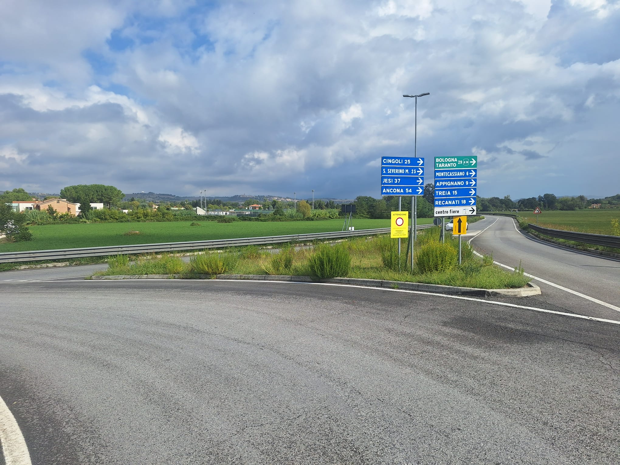 Al momento stai visualizzando Granfondo 5mila Marche, domenica mattina: le strade chiuse a VillaPotenza e a Macerata