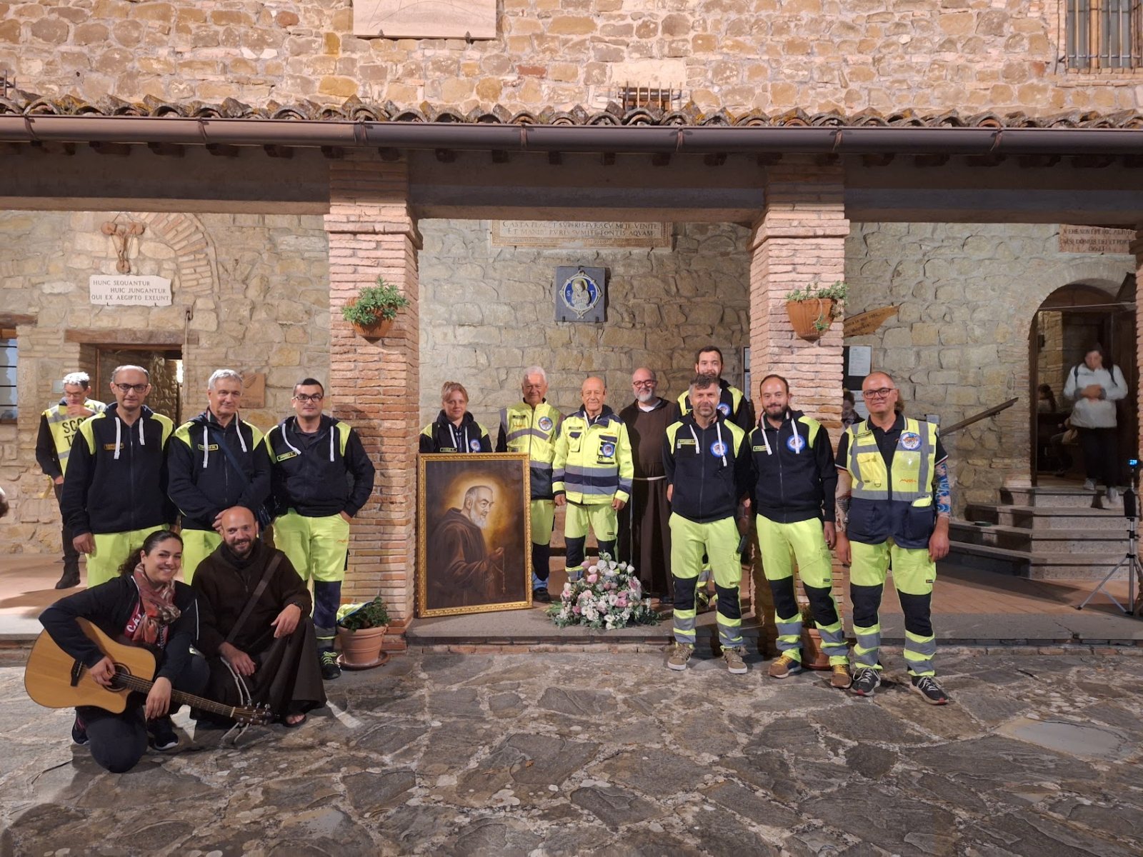 Al momento stai visualizzando Vent’anni di pellegrinaggio per San Pio: da Camerino a Renacavata con le   fiaccole