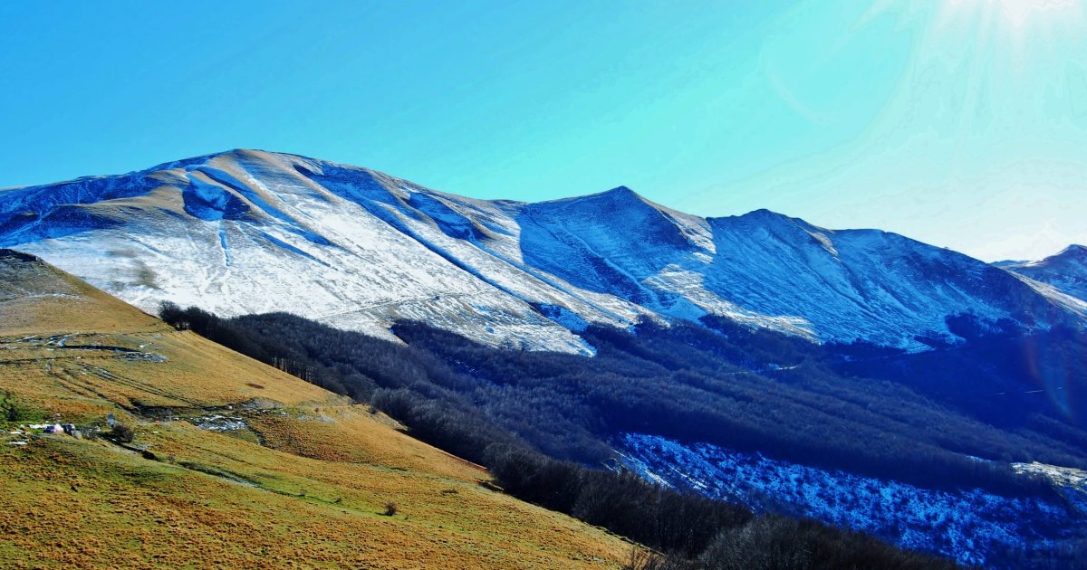 Al momento stai visualizzando La neve alla Pintura di Bolognola, quel giorno la radio ci ha salvato