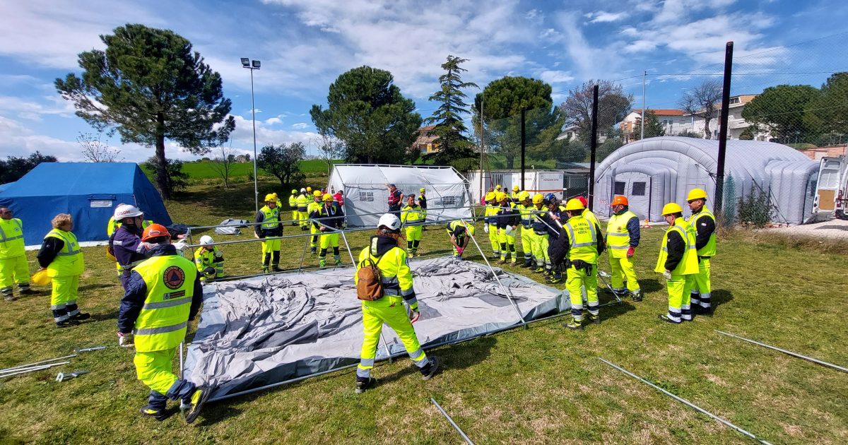 Al momento stai visualizzando Campus Protezione Civile a Pollenza: due giorni di esercitazione, e una scuola da svuotare